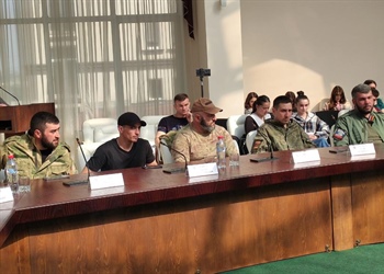 «В нас духа больше». Бойцы батальонов «Шторм. Осетия» и «Алания» встретились со студентами СКГМИ