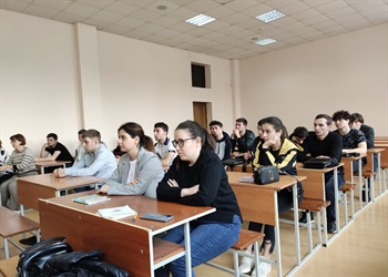 Студентам рассказали об историческом единстве русских и украинцев