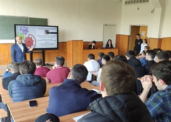 Выпускникам Владикавказского колледжа электроники рассказали о перспективах обучения в СКГМИ