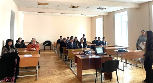 Школьников Гизели пригласили в мир туристических профессий