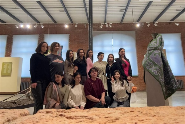 Студенты СКГМИ погрузились в творческий мир Рустама Яхиханова