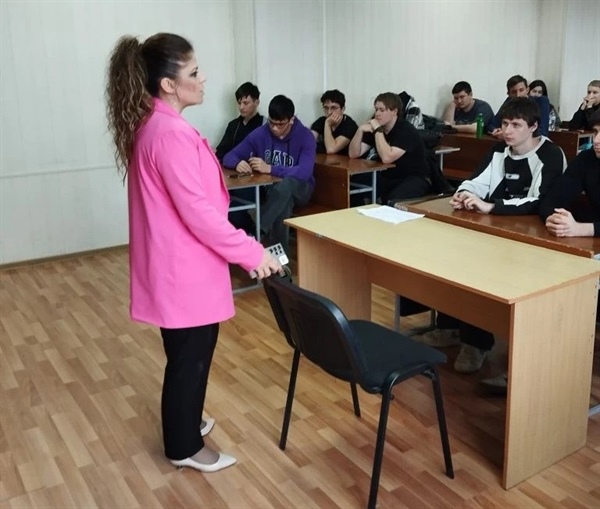 Профилактика экстремизма и терроризма: диалог со студентами-строителями