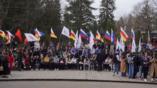 Патриотическая акция в поддержку признания ДНР и ЛНР, а также российской армии, участвующей в специальной военной операции на Украине
