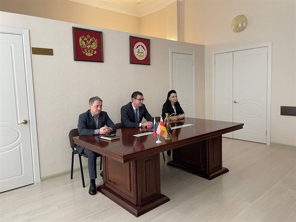 Студенты кафедры правовых дисциплин встретились с Уполномоченным по правам человека в РСО-А Тамерланом Цгоевым