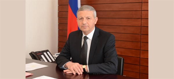 Юрий Дмитрак выразил благодарность Вячеславу Битарову за поддержку и заинтересованность в развитии СКГМИ (ГТУ)