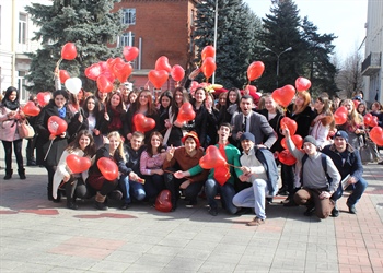 Студенты СКГМИ(ГТУ) отметили День всех влюбленных.